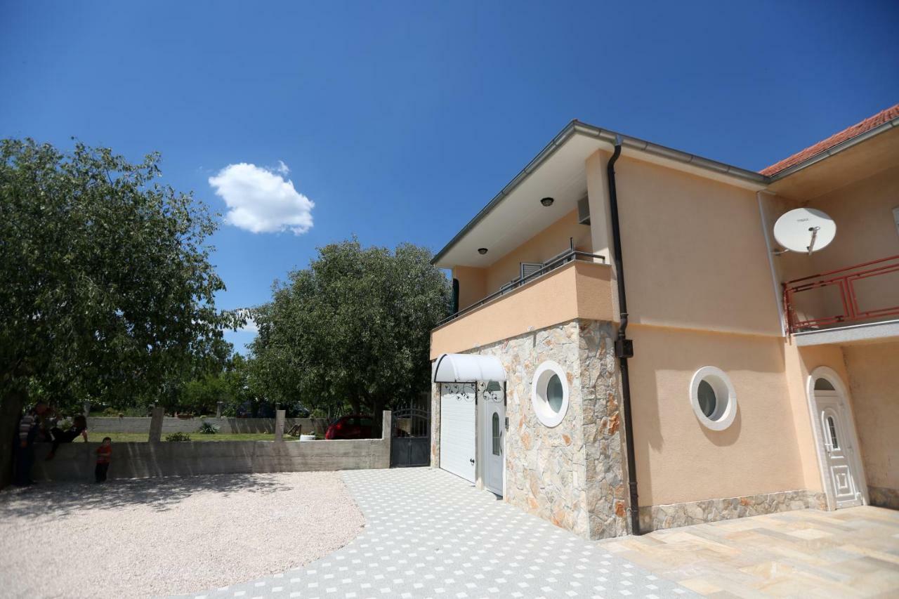 Apartman Delux Brkic Apartment Lozovac Exterior foto