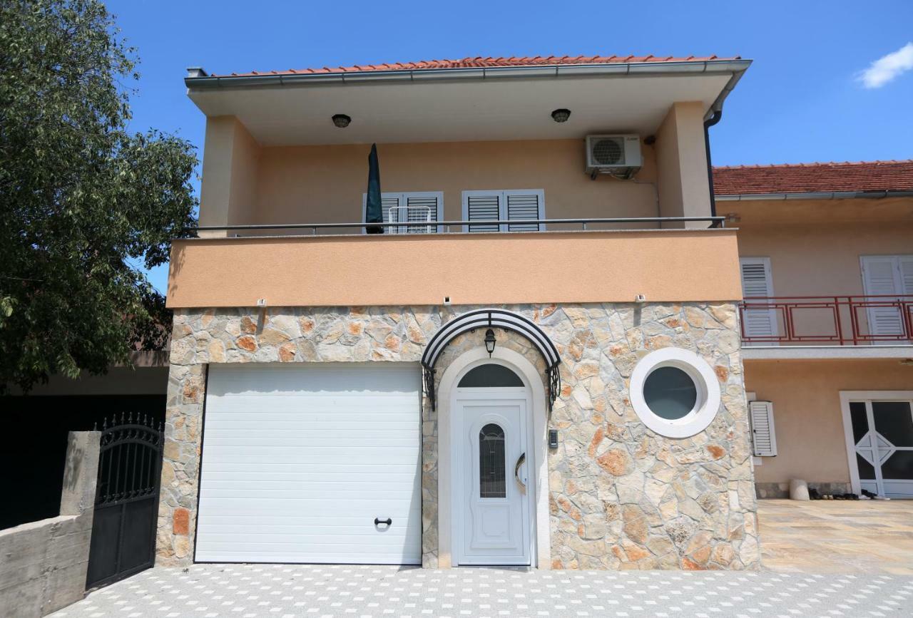 Apartman Delux Brkic Apartment Lozovac Exterior foto